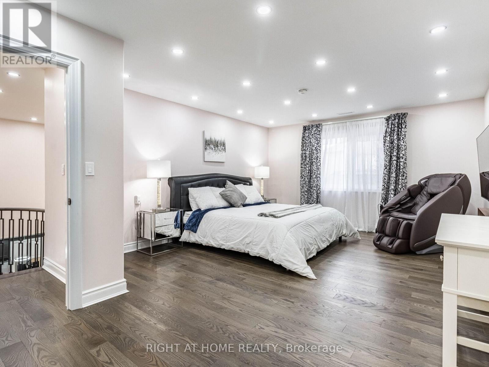 












3176 STOCKSBRIDGE AVENUE

,
Oakville (BC Bronte Creek),




Ontario
L6M0A7

