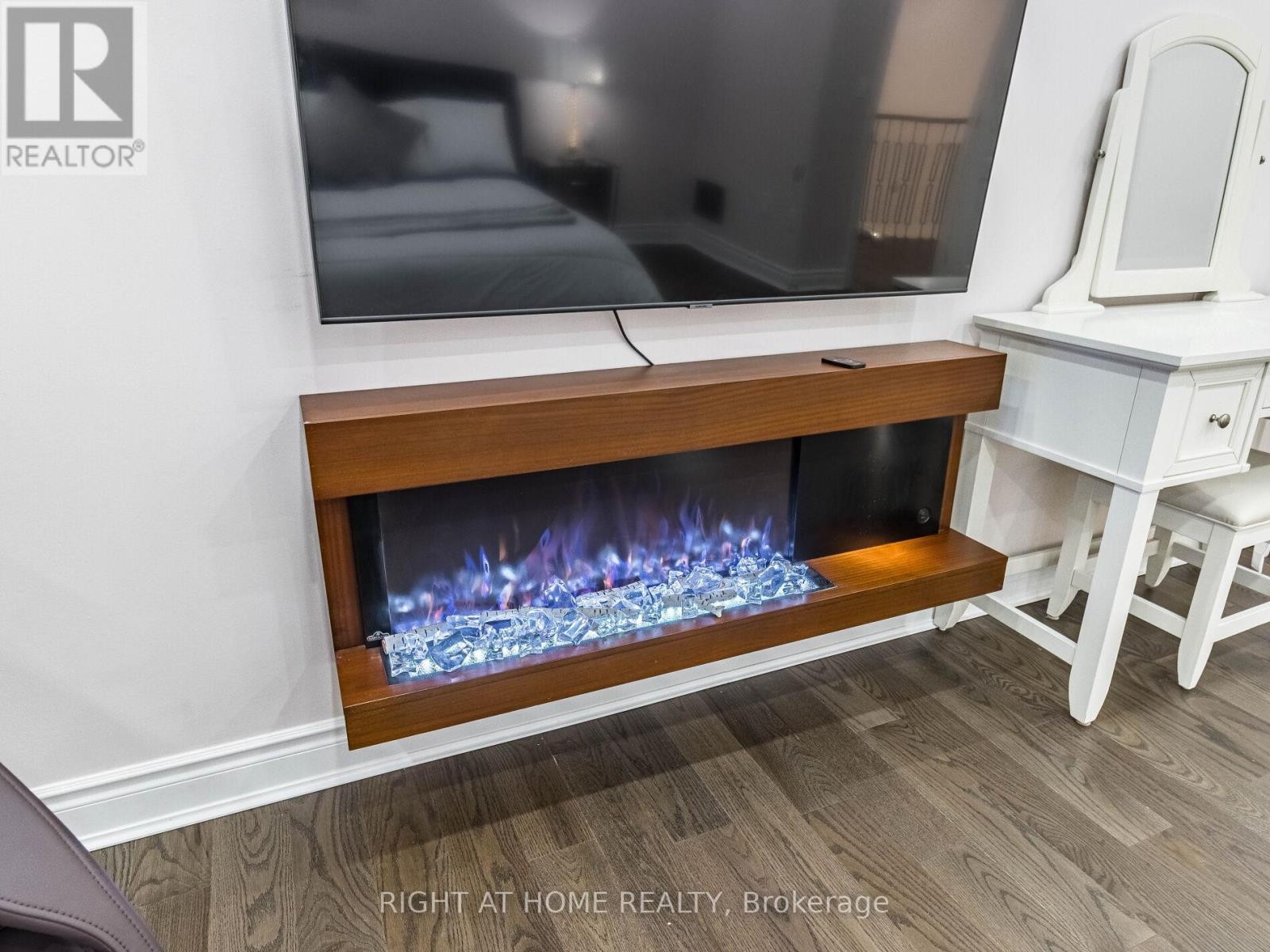 












3176 STOCKSBRIDGE AVENUE

,
Oakville (BC Bronte Creek),




Ontario
L6M0A7

