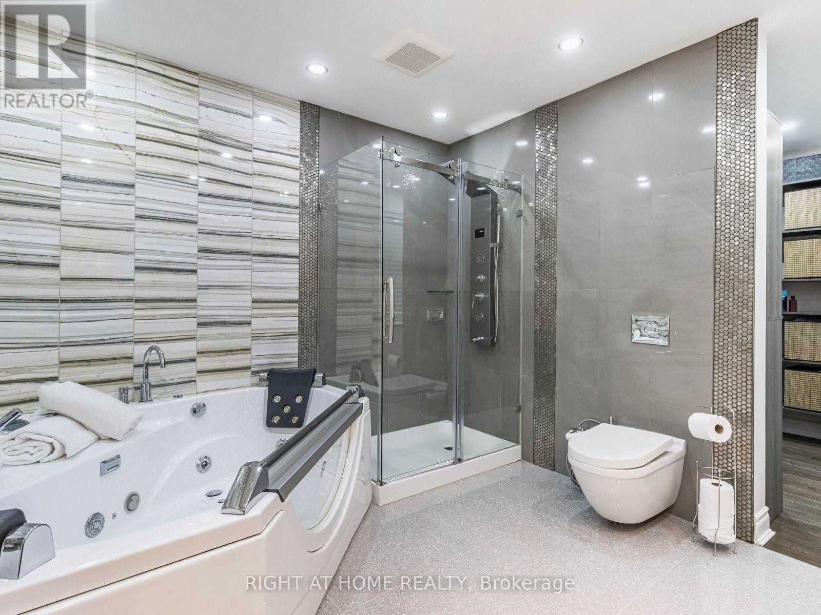 












3176 STOCKSBRIDGE AVENUE

,
Oakville (BC Bronte Creek),




Ontario
L6M0A7

