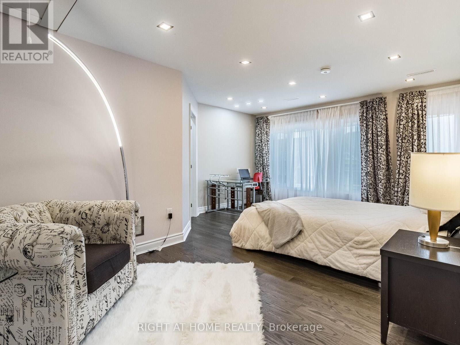 












3176 STOCKSBRIDGE AVENUE

,
Oakville (BC Bronte Creek),




Ontario
L6M0A7

