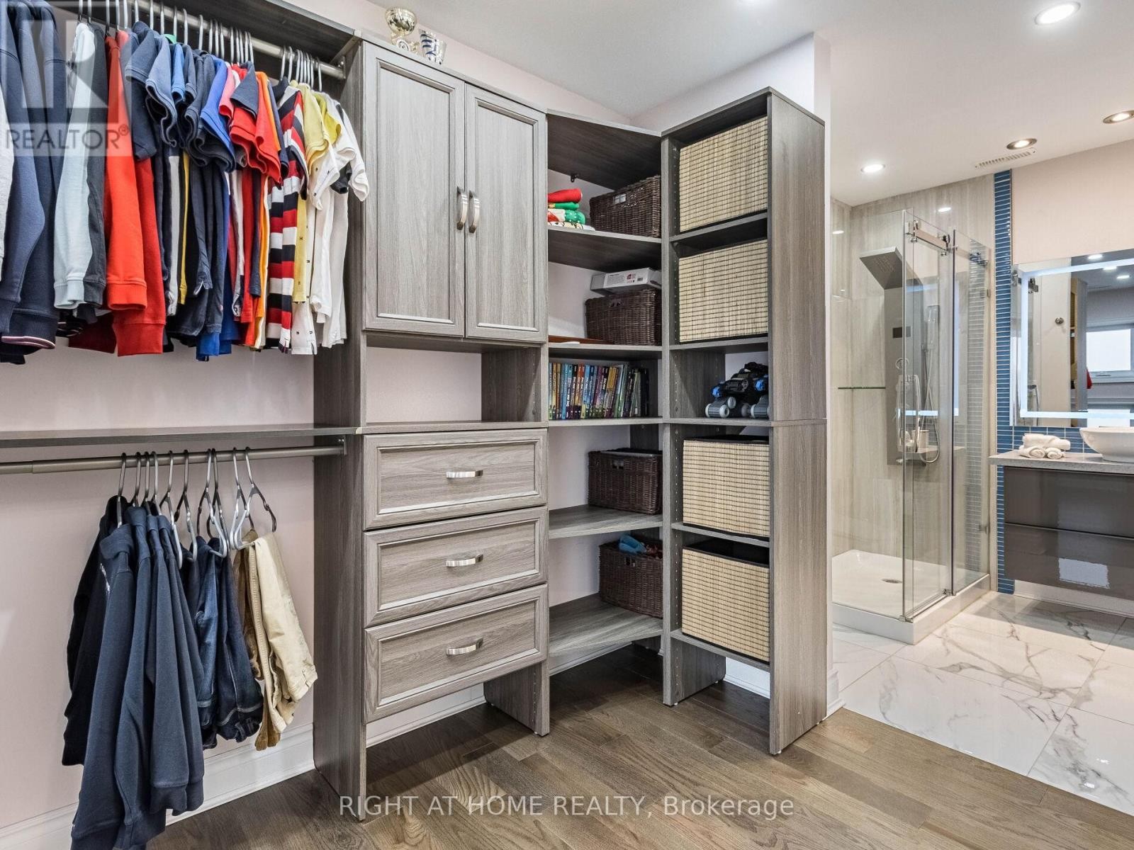 












3176 STOCKSBRIDGE AVENUE

,
Oakville (BC Bronte Creek),




Ontario
L6M0A7

