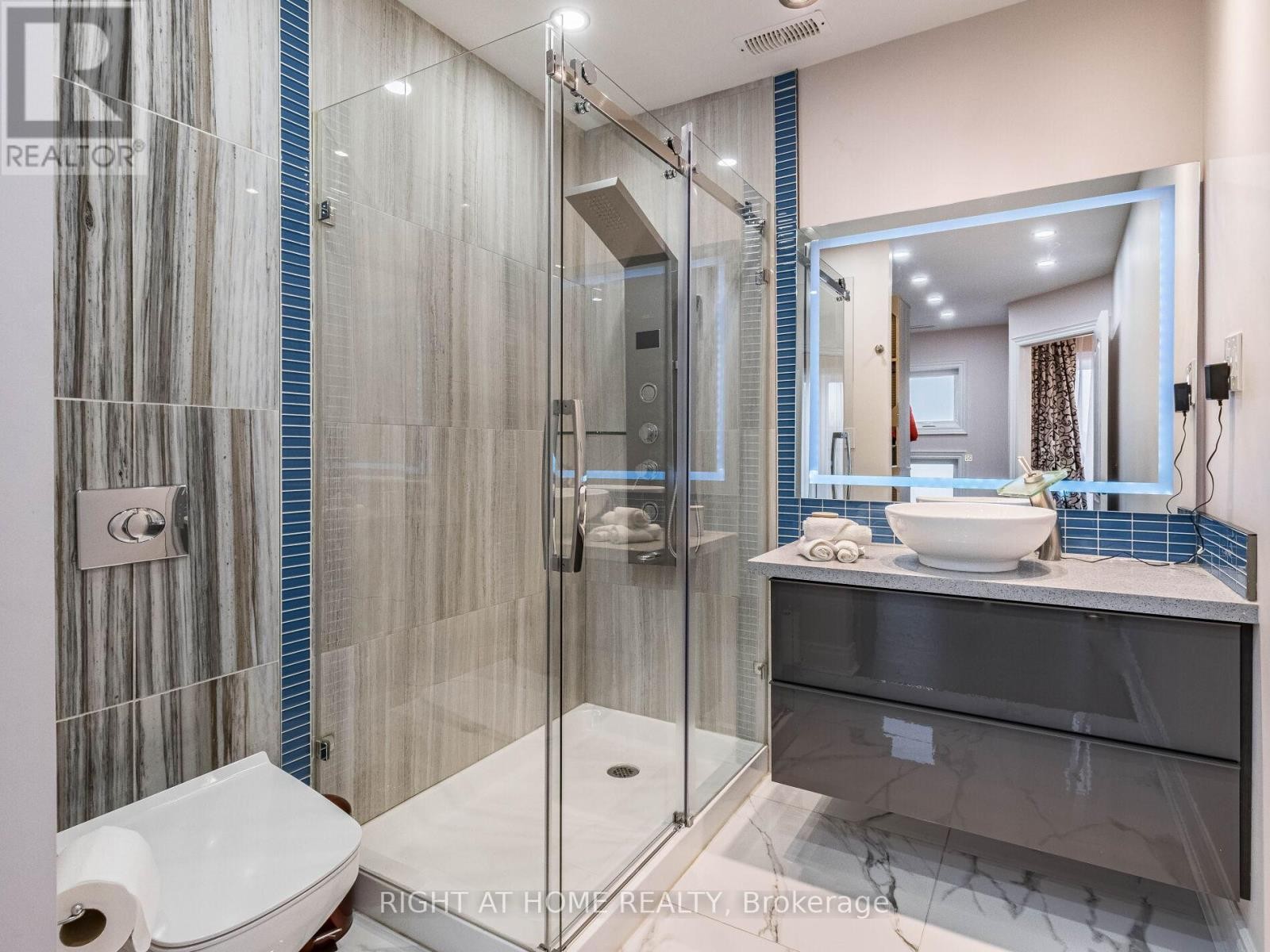 












3176 STOCKSBRIDGE AVENUE

,
Oakville (BC Bronte Creek),




Ontario
L6M0A7

