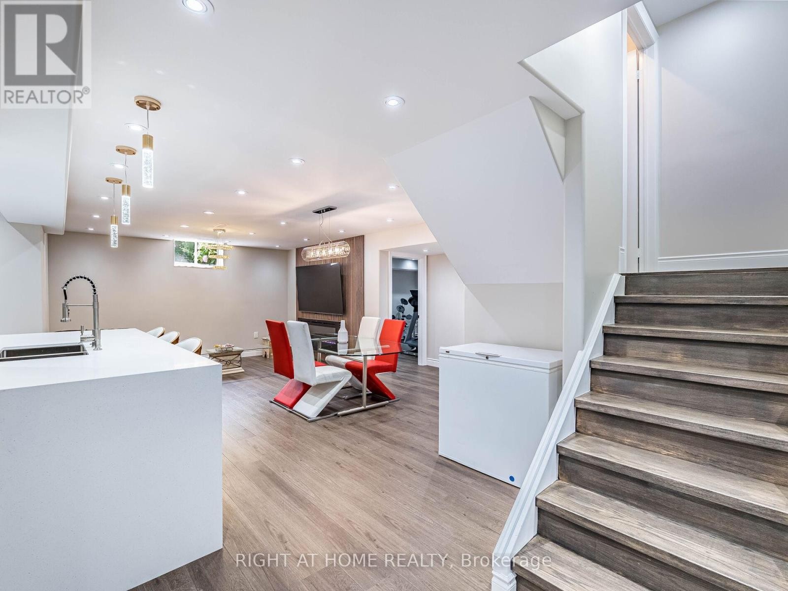 












3176 STOCKSBRIDGE AVENUE

,
Oakville (BC Bronte Creek),




Ontario
L6M0A7


