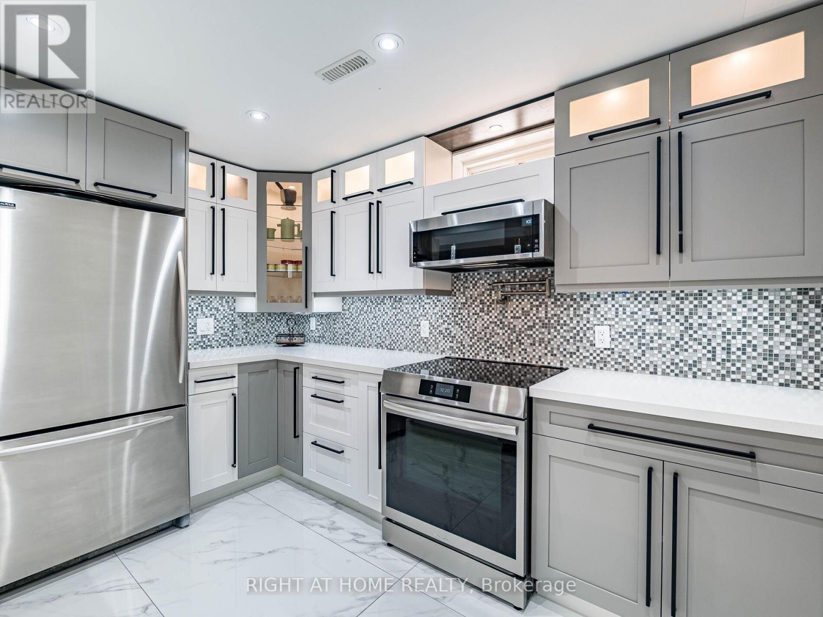












3176 STOCKSBRIDGE AVENUE

,
Oakville (BC Bronte Creek),




Ontario
L6M0A7

