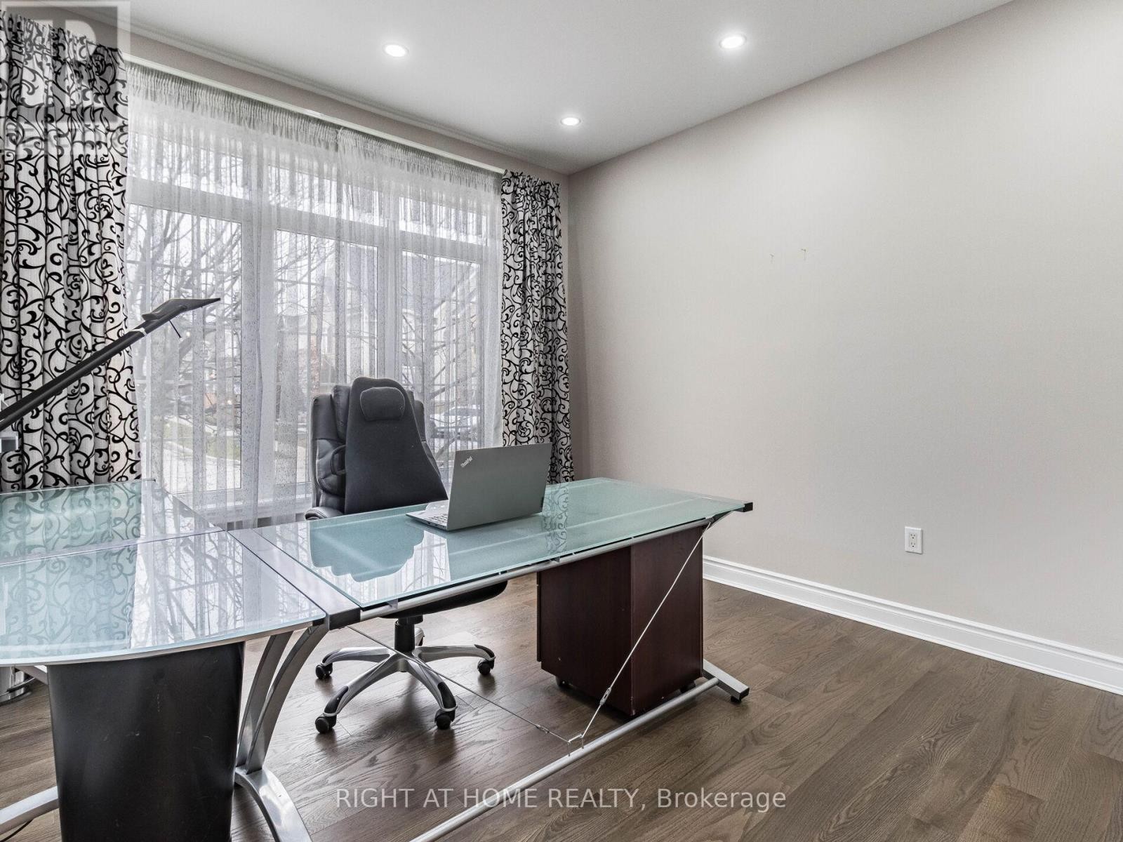 












3176 STOCKSBRIDGE AVENUE

,
Oakville (BC Bronte Creek),




Ontario
L6M0A7

