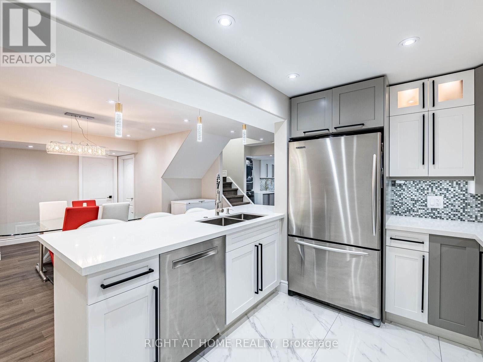 












3176 STOCKSBRIDGE AVENUE

,
Oakville (BC Bronte Creek),




Ontario
L6M0A7


