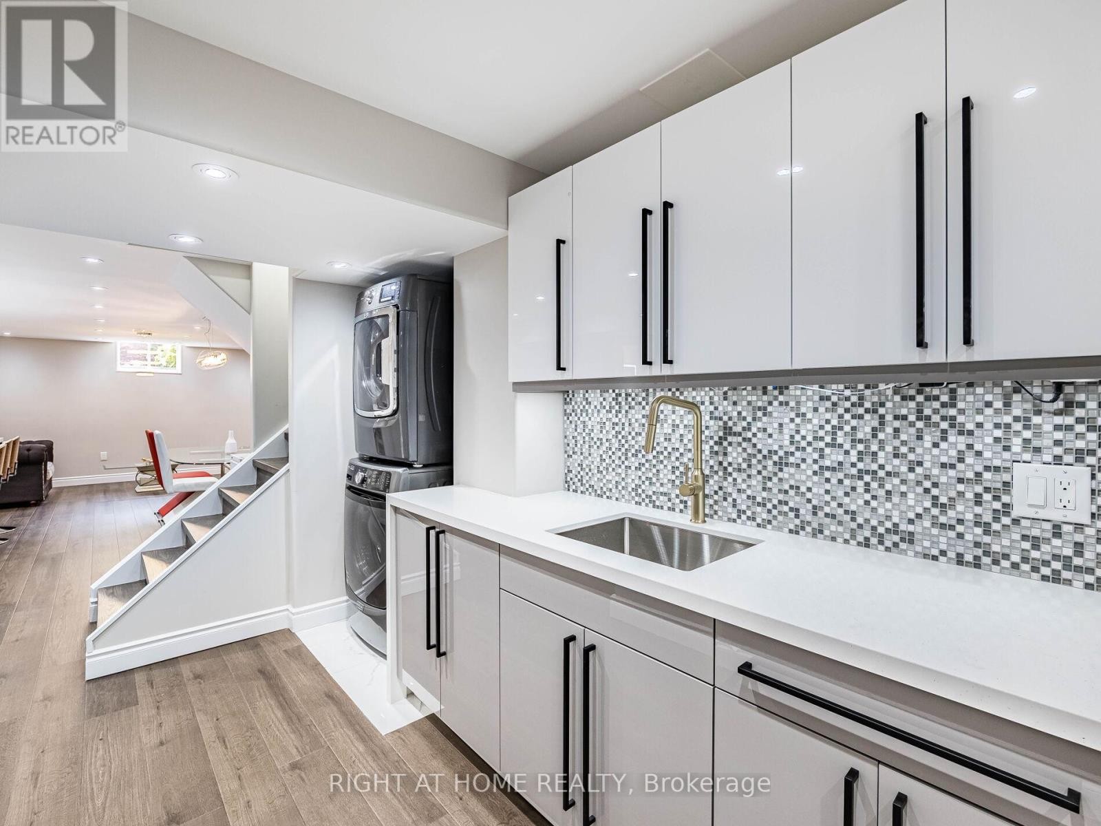 












3176 STOCKSBRIDGE AVENUE

,
Oakville (BC Bronte Creek),




Ontario
L6M0A7

