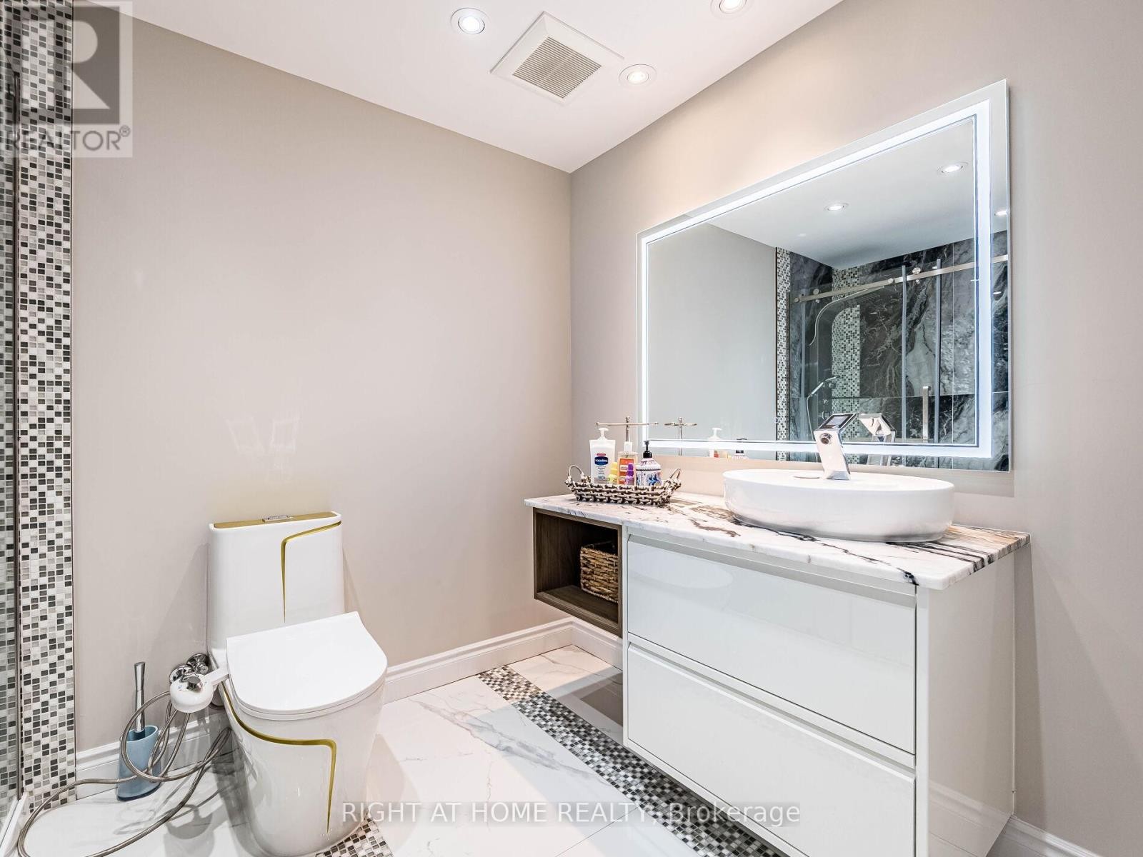 












3176 STOCKSBRIDGE AVENUE

,
Oakville (BC Bronte Creek),




Ontario
L6M0A7

