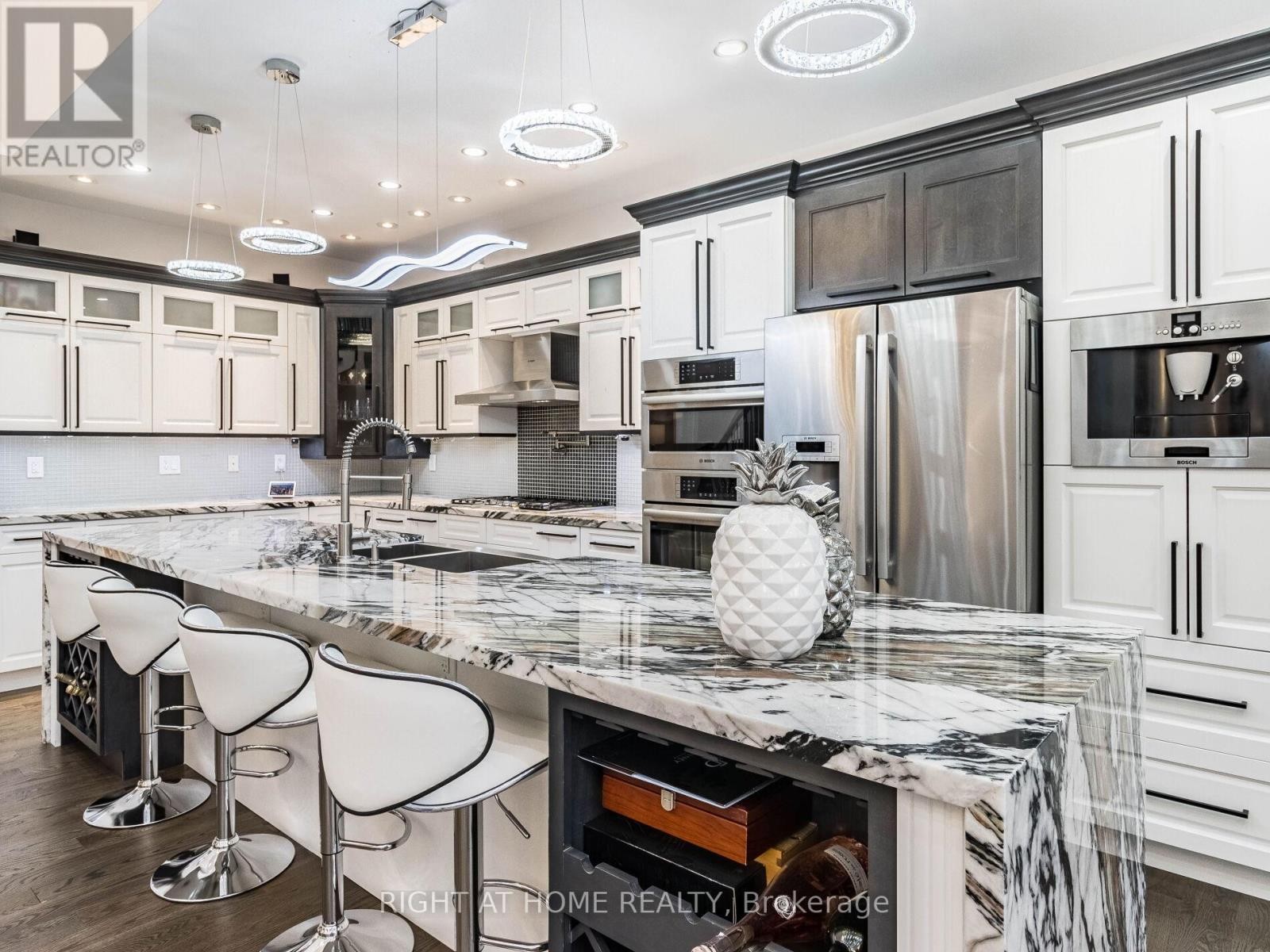 












3176 STOCKSBRIDGE AVENUE

,
Oakville (BC Bronte Creek),




Ontario
L6M0A7

