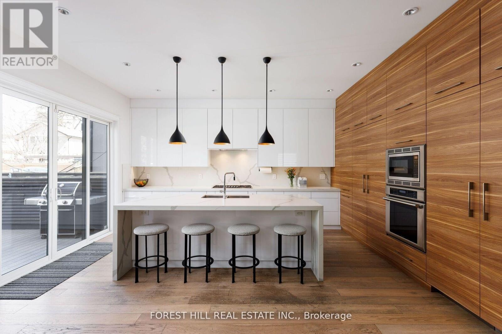 












8 NORA ROAD

,
Toronto (Islington-City Centre West),




Ontario
M9A1C9

