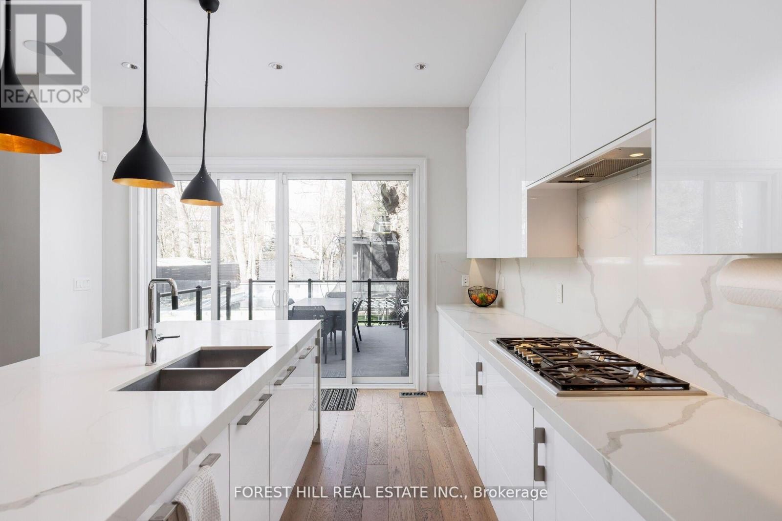 












8 NORA ROAD

,
Toronto (Islington-City Centre West),




Ontario
M9A1C9

