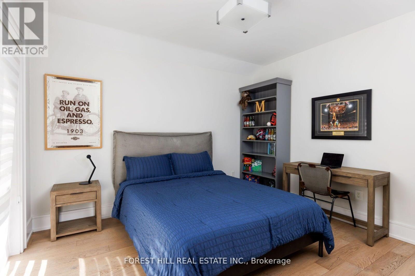 












8 NORA ROAD

,
Toronto (Islington-City Centre West),




Ontario
M9A1C9

