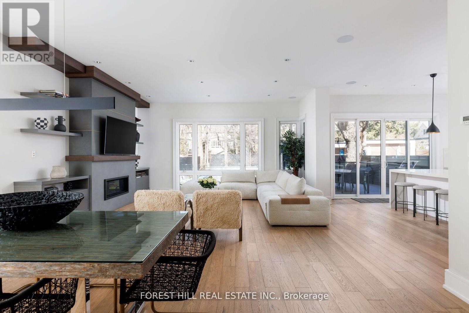 












8 NORA ROAD

,
Toronto (Islington-City Centre West),




Ontario
M9A1C9

