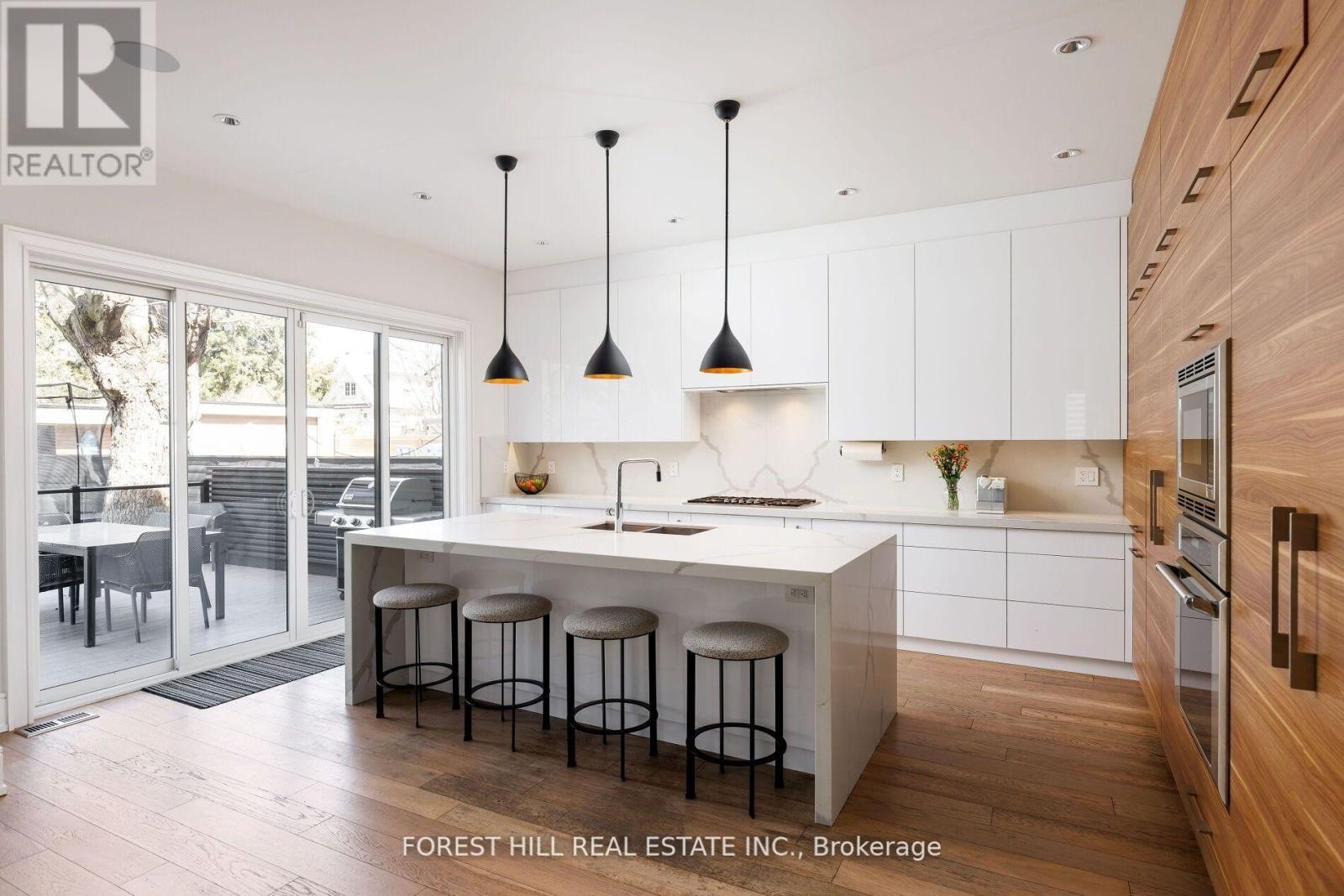 












8 NORA ROAD

,
Toronto (Islington-City Centre West),




Ontario
M9A1C9

