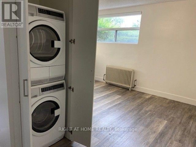 












121 FOURTH STREET

,
Toronto (New Toronto),




Ontario
M8V2Y6

