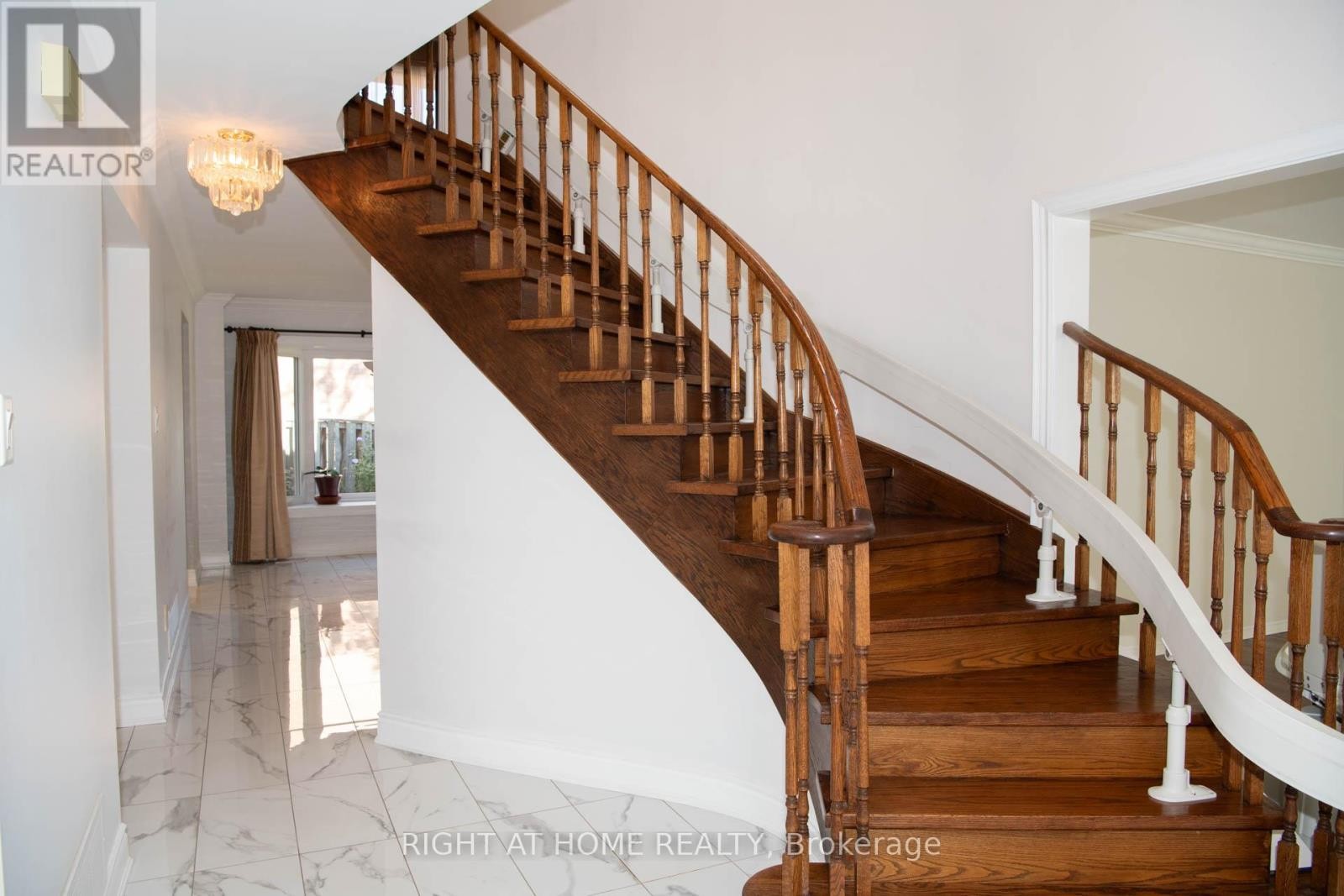 












348 NAHANI WAY

,
Mississauga (Hurontario),




Ontario
L4Z3B4

