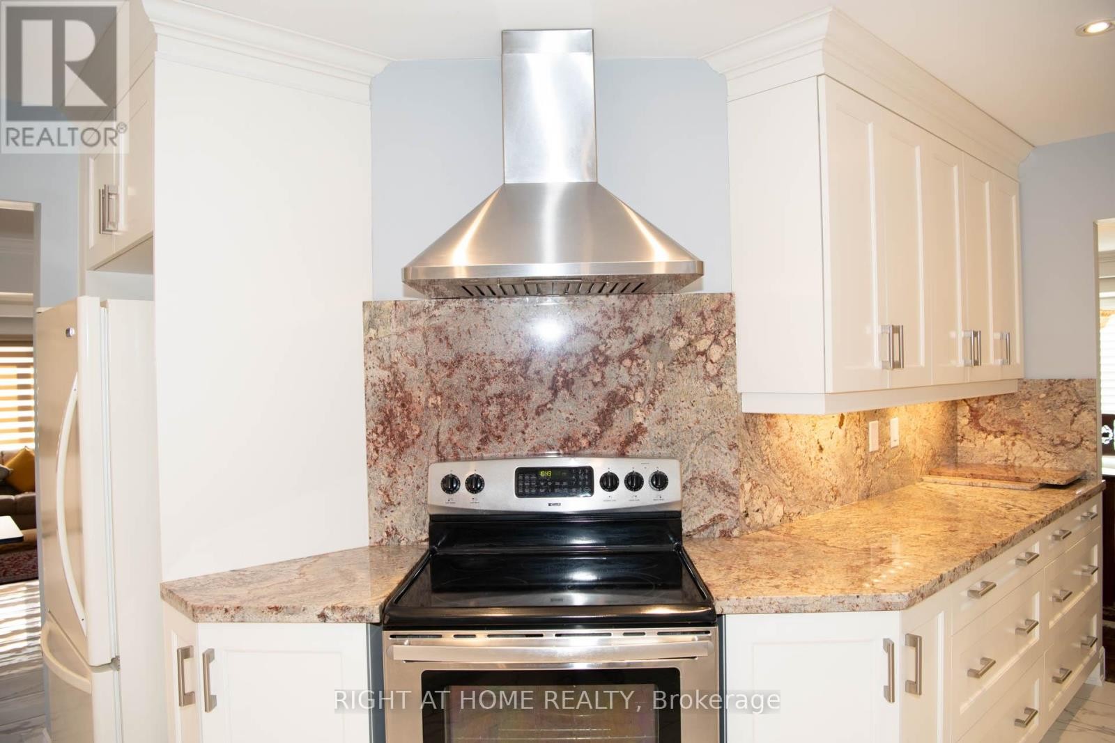 












348 NAHANI WAY

,
Mississauga (Hurontario),




Ontario
L4Z3B4

