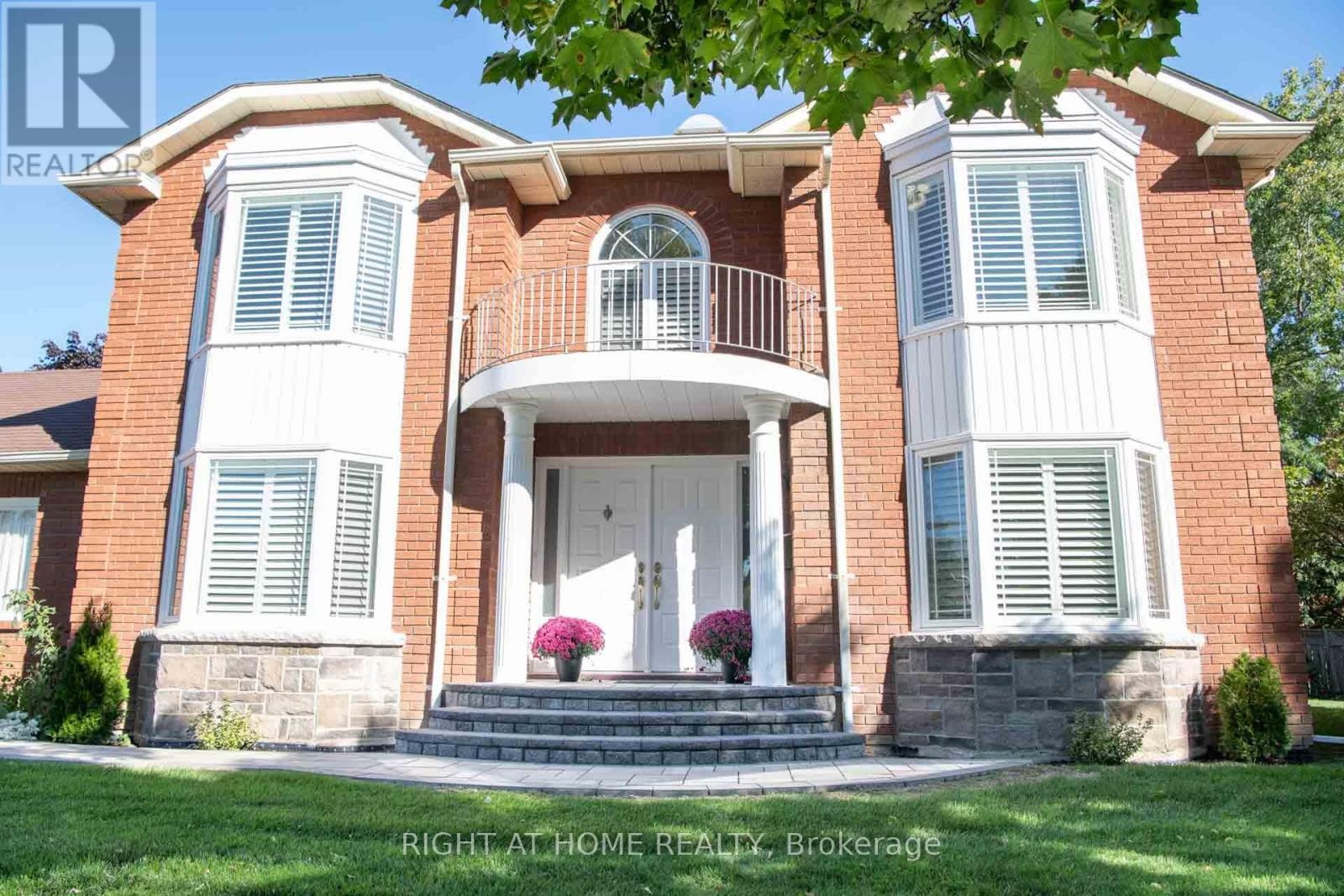 












348 NAHANI WAY

,
Mississauga (Hurontario),




Ontario
L4Z3B4

