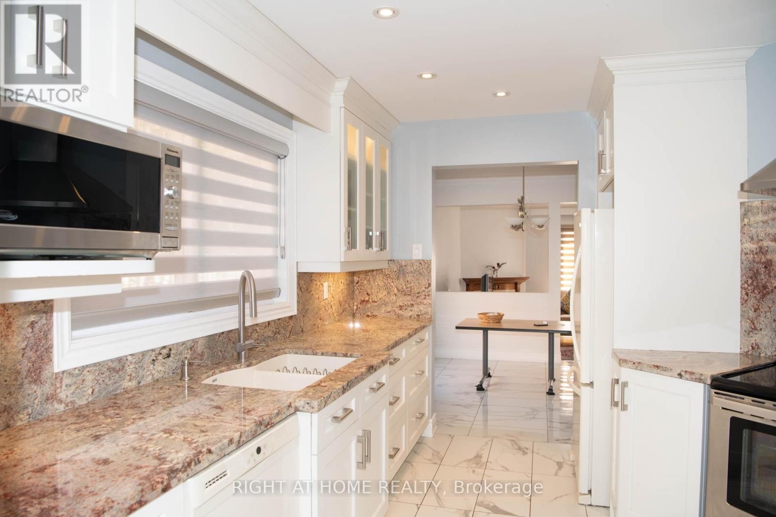 












348 NAHANI WAY

,
Mississauga (Hurontario),




Ontario
L4Z3B4

