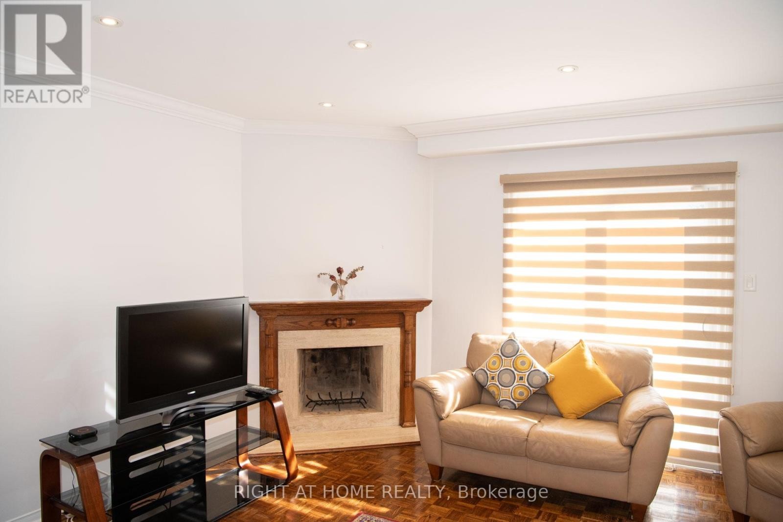 












348 NAHANI WAY

,
Mississauga (Hurontario),




Ontario
L4Z3B4

