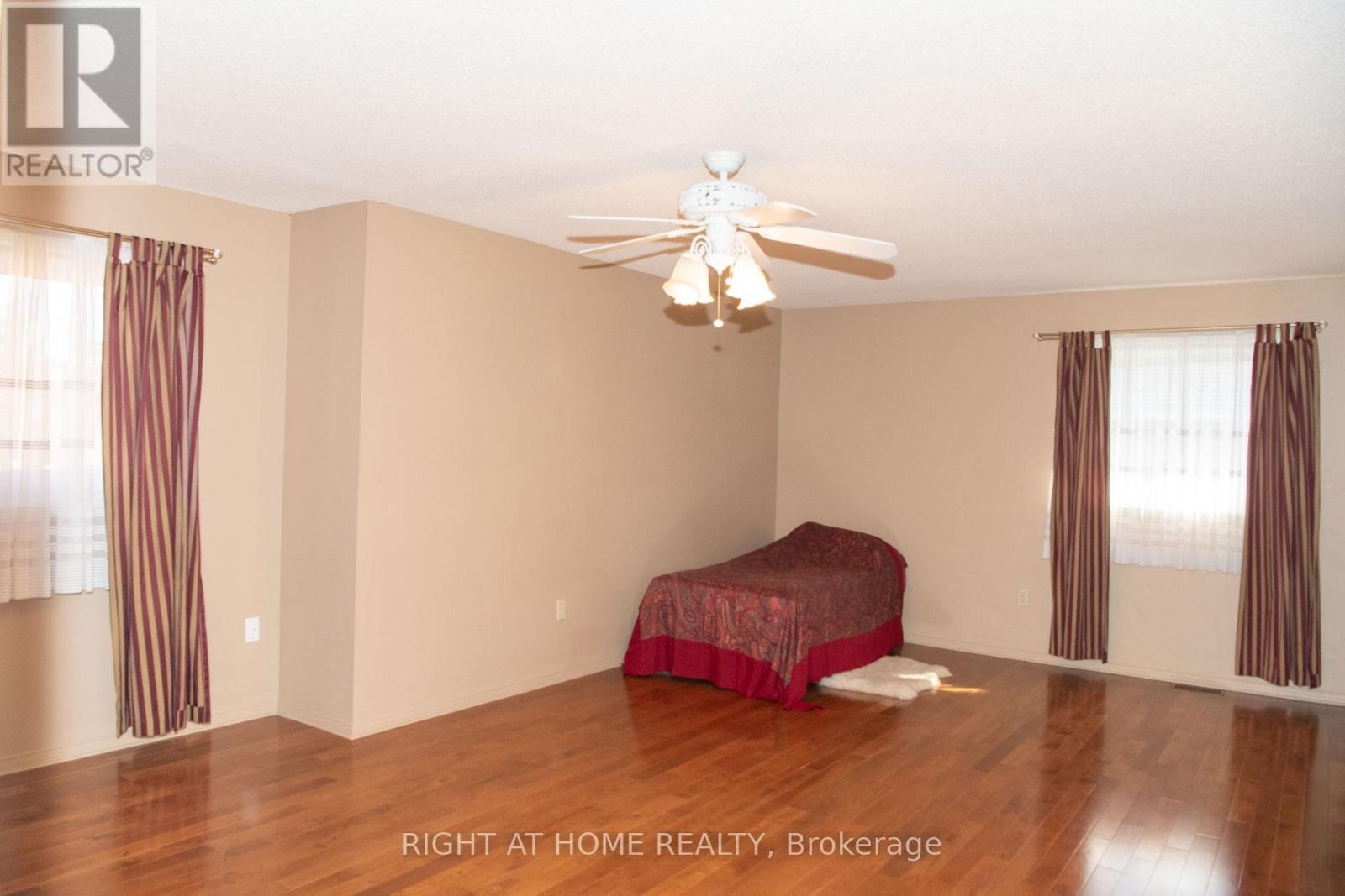 












348 NAHANI WAY

,
Mississauga (Hurontario),




Ontario
L4Z3B4

