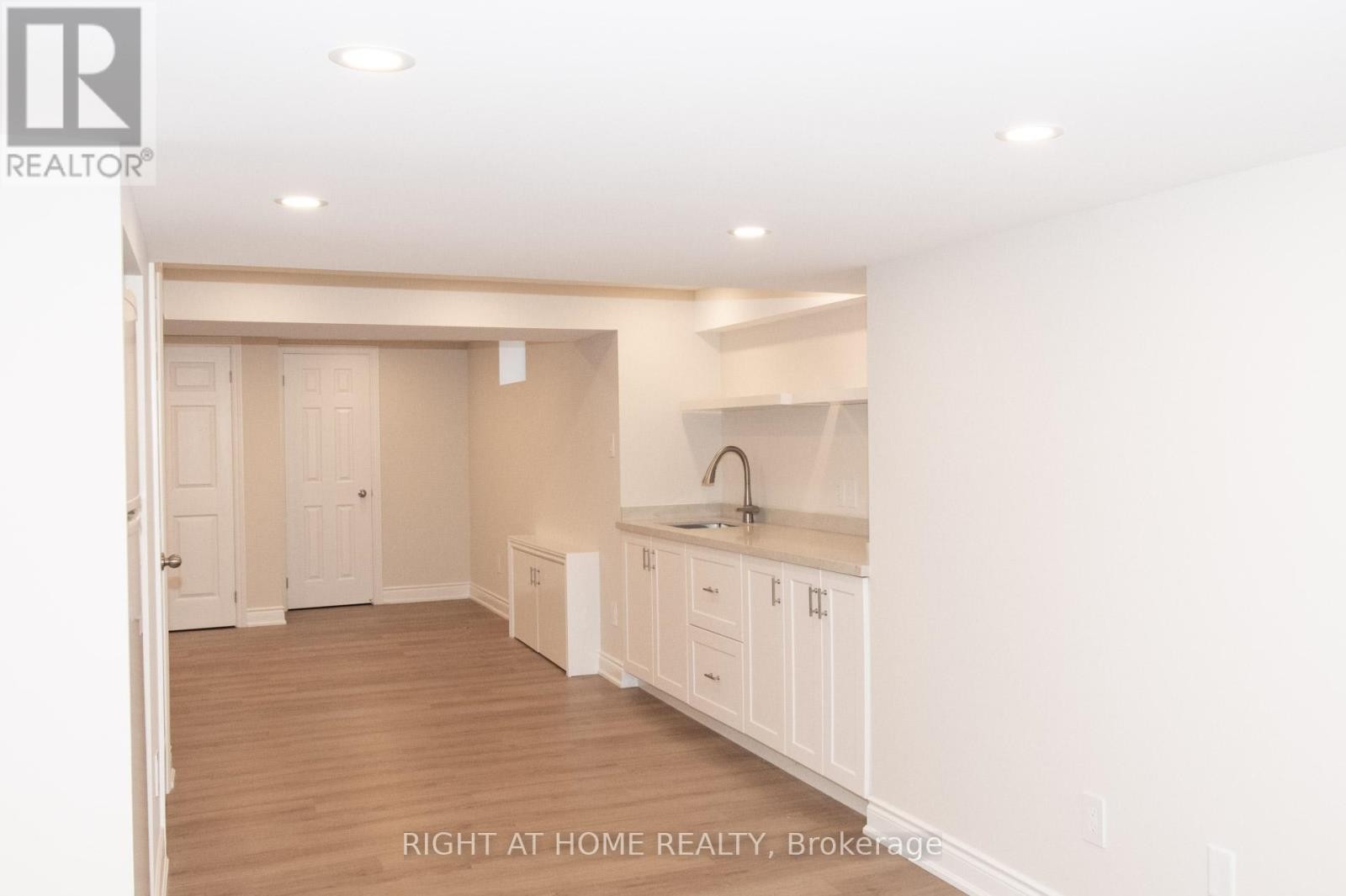 












348 NAHANI WAY

,
Mississauga (Hurontario),




Ontario
L4Z3B4

