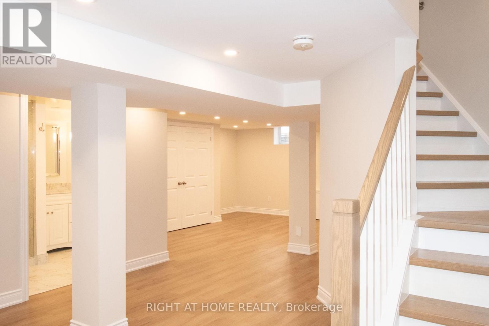 












348 NAHANI WAY

,
Mississauga (Hurontario),




Ontario
L4Z3B4

