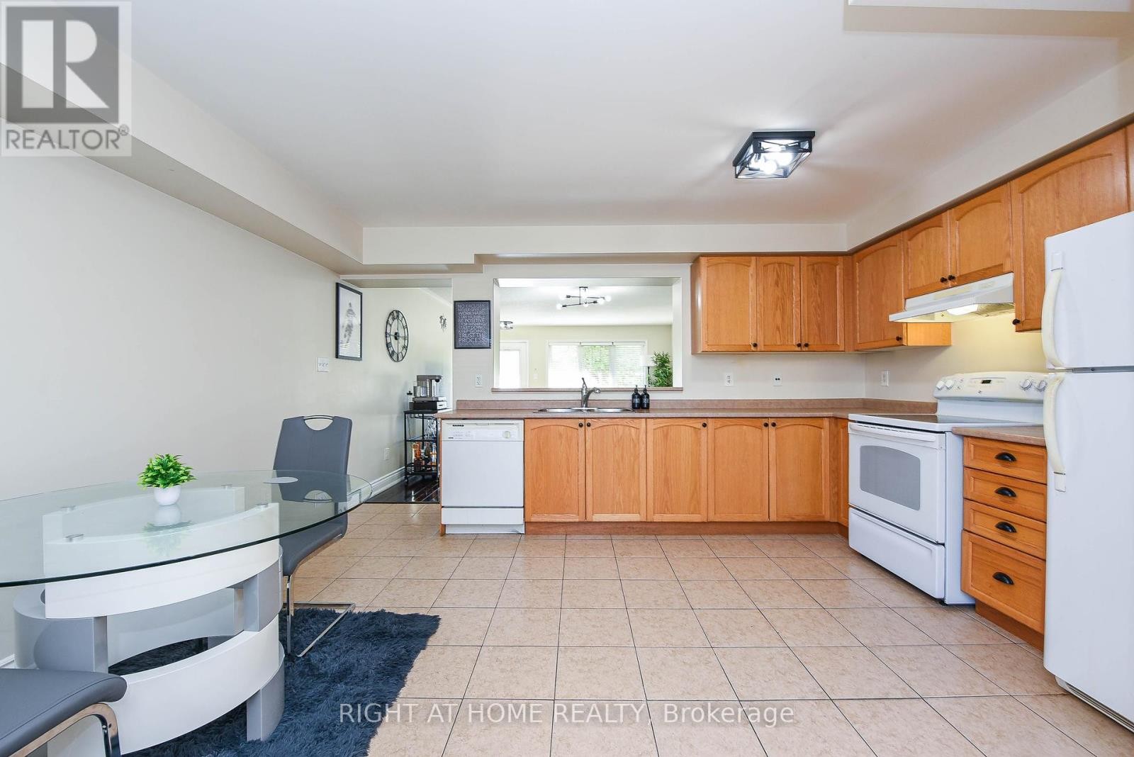 












13 - 3335 THOMAS STREET

,
Mississauga (Churchill Meadows),




Ontario
L5M0N7

