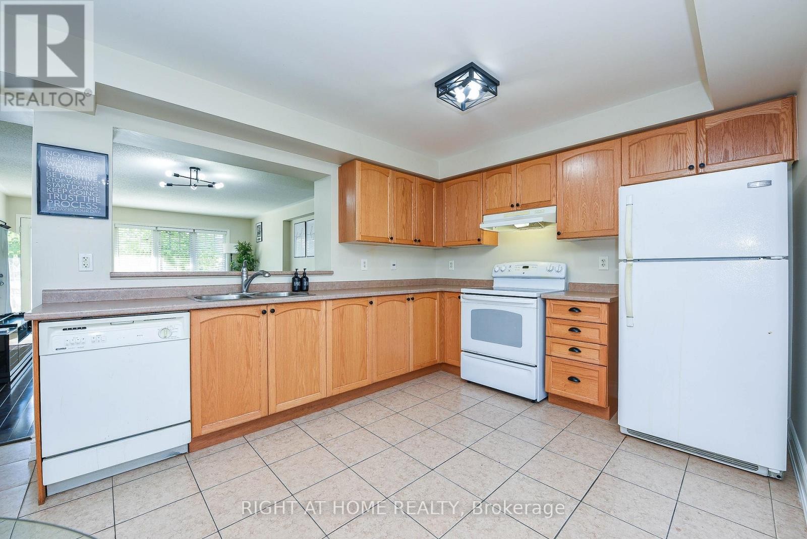 












13 - 3335 THOMAS STREET

,
Mississauga (Churchill Meadows),




Ontario
L5M0N7

