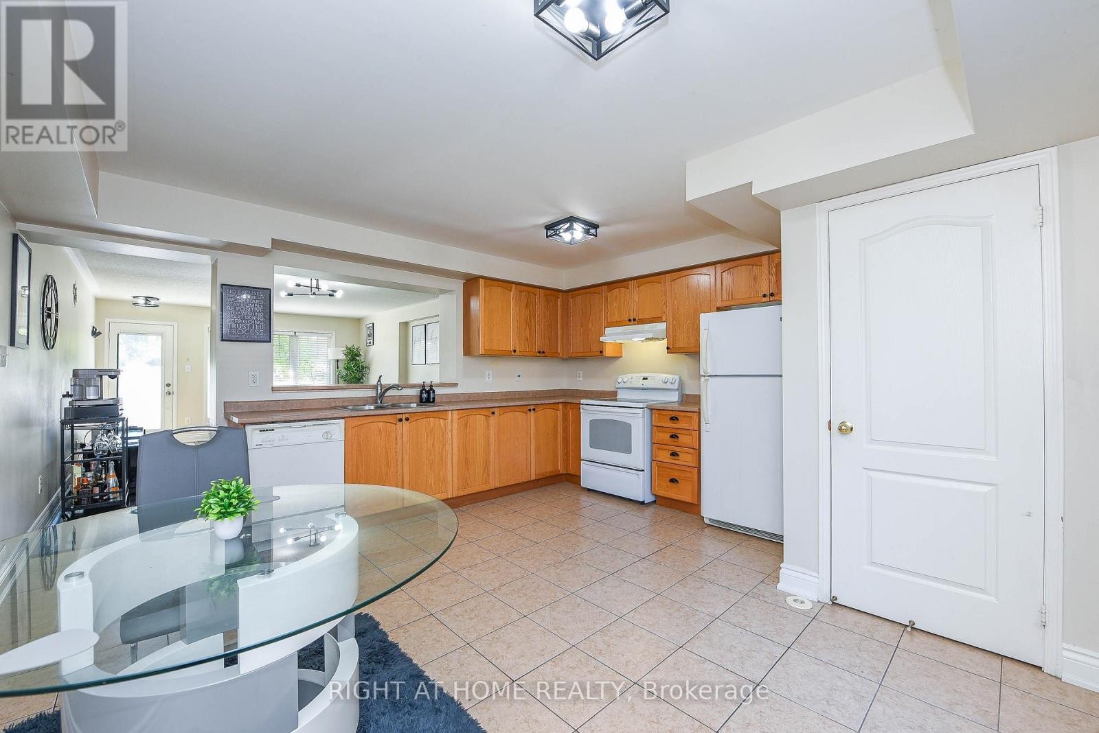 












13 - 3335 THOMAS STREET

,
Mississauga (Churchill Meadows),




Ontario
L5M0N7

