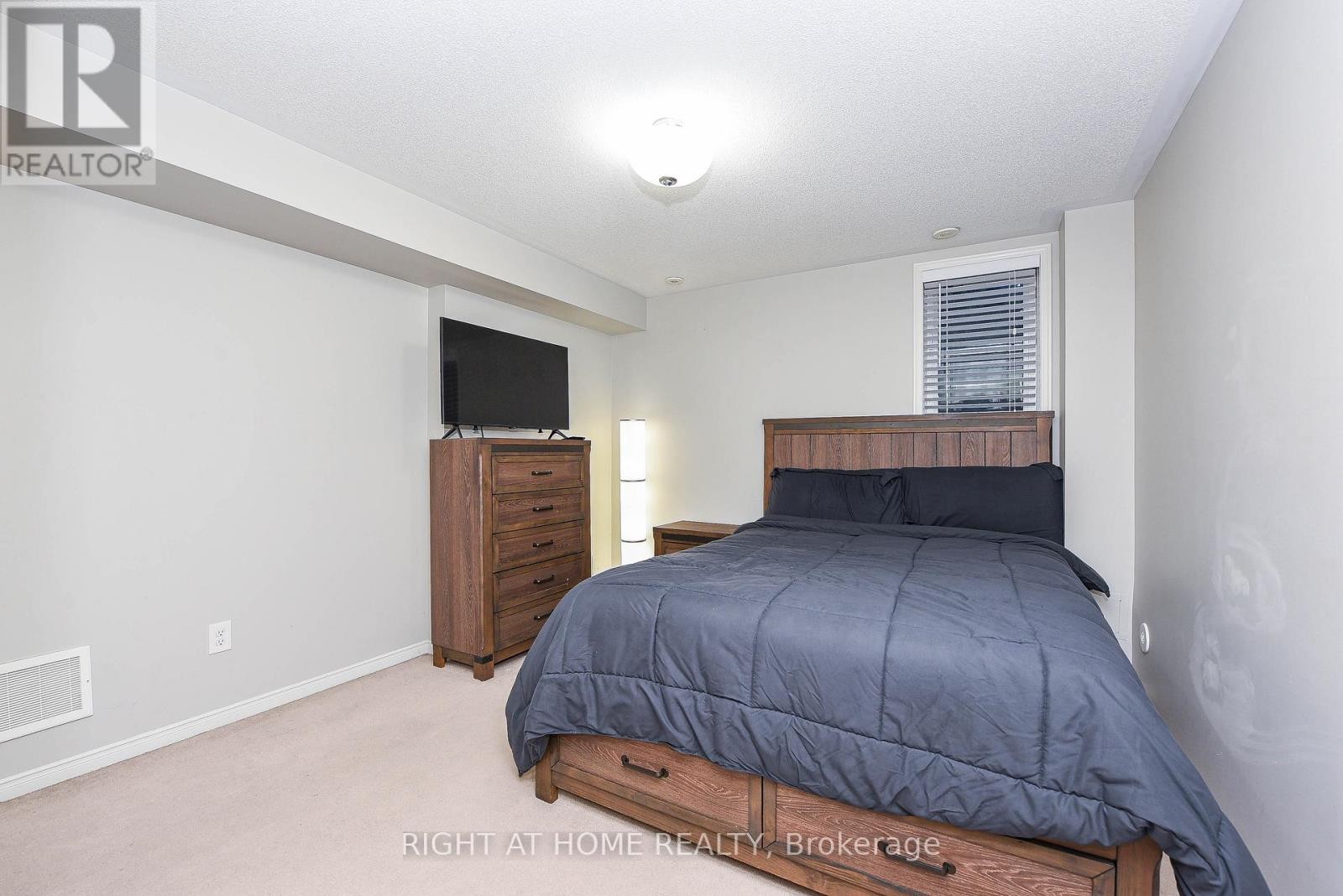 












13 - 3335 THOMAS STREET

,
Mississauga (Churchill Meadows),




Ontario
L5M0N7

