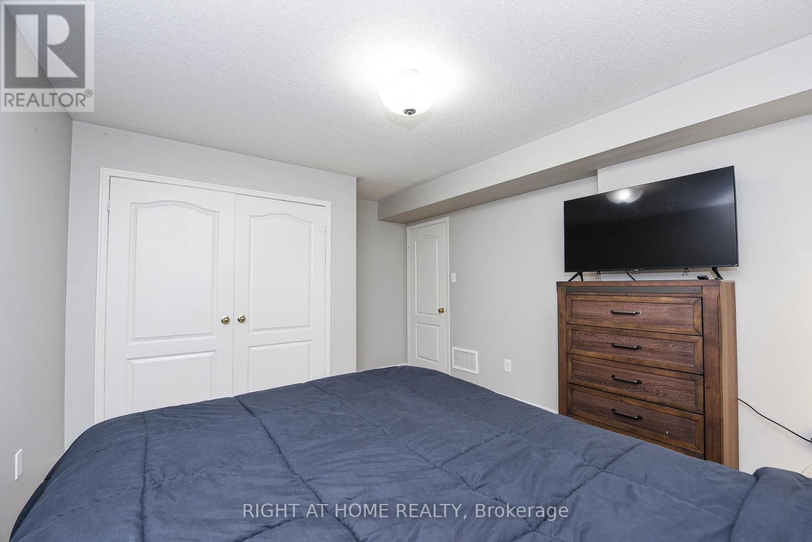 












13 - 3335 THOMAS STREET

,
Mississauga (Churchill Meadows),




Ontario
L5M0N7

