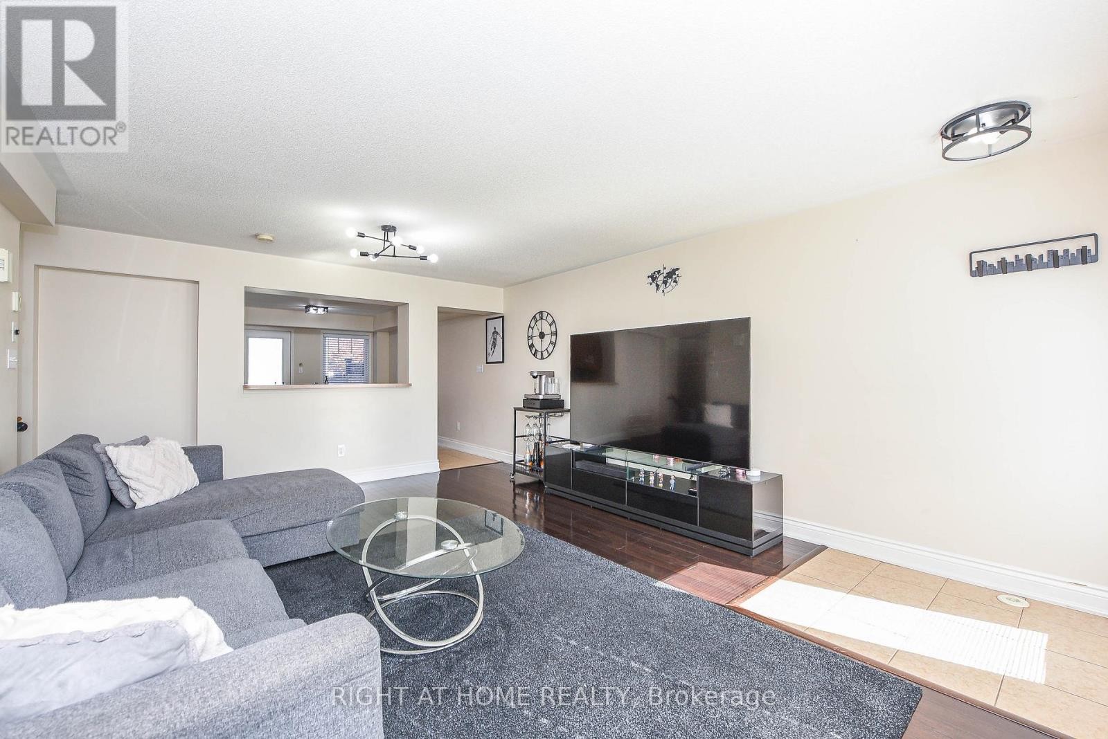 












13 - 3335 THOMAS STREET

,
Mississauga (Churchill Meadows),




Ontario
L5M0N7

