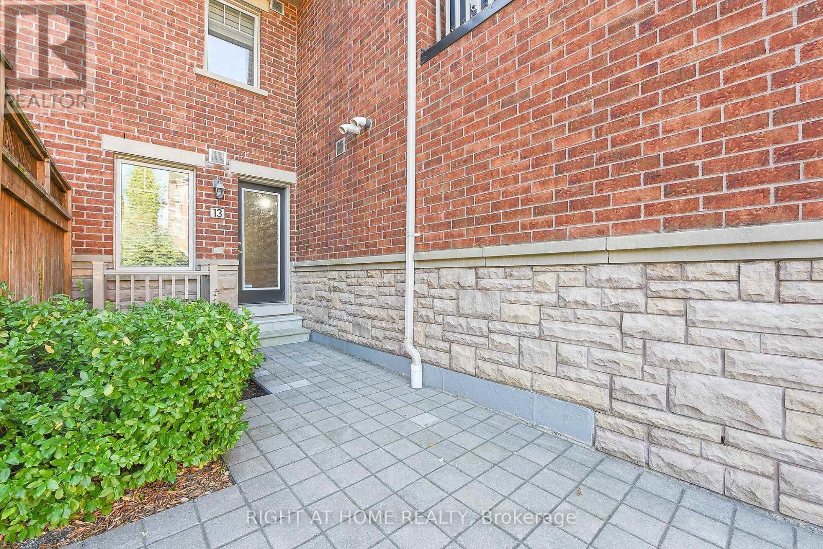 












13 - 3335 THOMAS STREET

,
Mississauga (Churchill Meadows),




Ontario
L5M0N7

