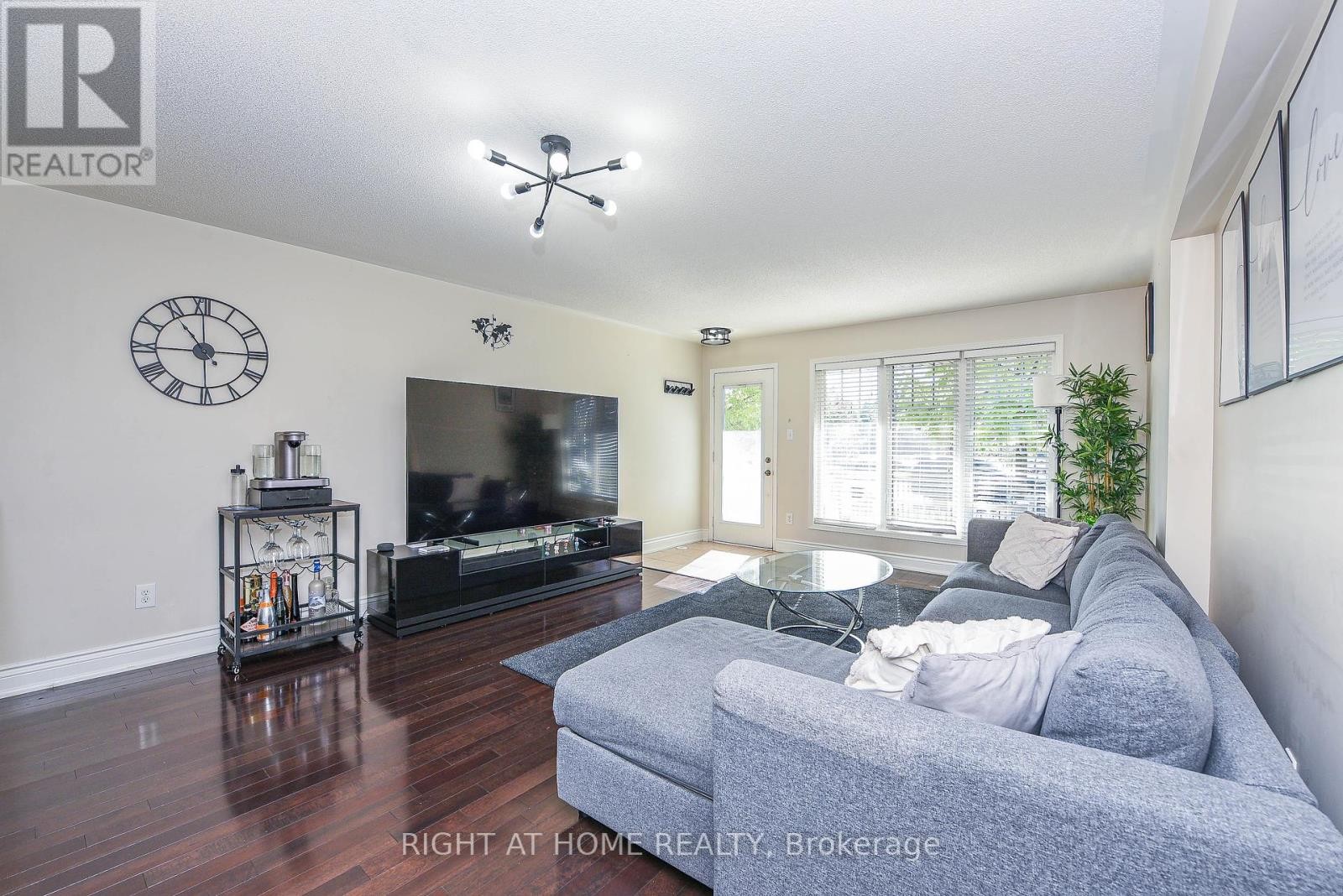 












13 - 3335 THOMAS STREET

,
Mississauga (Churchill Meadows),




Ontario
L5M0N7

