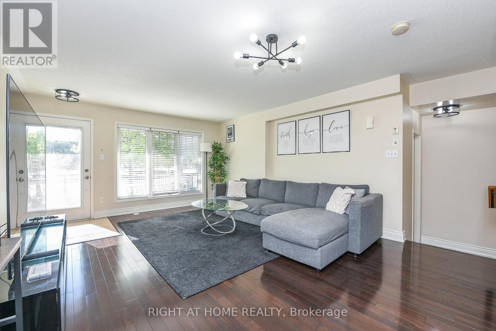 












13 - 3335 THOMAS STREET

,
Mississauga (Churchill Meadows),




Ontario
L5M0N7


