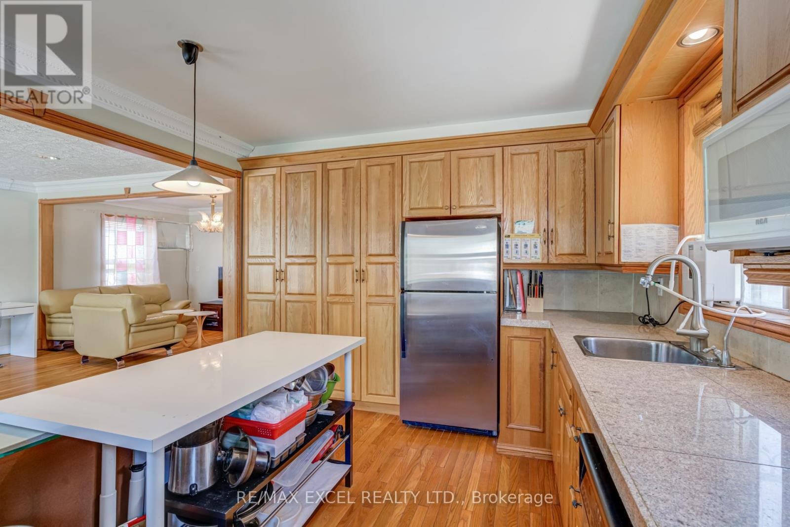 












45 STANMILLS ROAD

,
Toronto (Islington-City Centre West),




Ontario
M8Z1Y1

