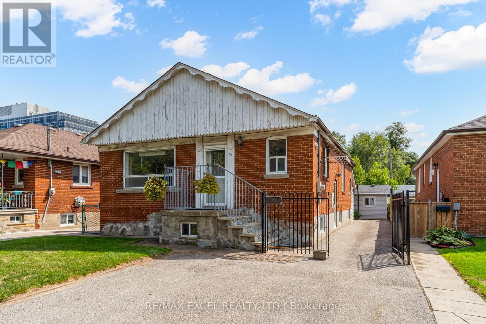 












45 STANMILLS ROAD

,
Toronto (Islington-City Centre West),




Ontario
M8Z1Y1


