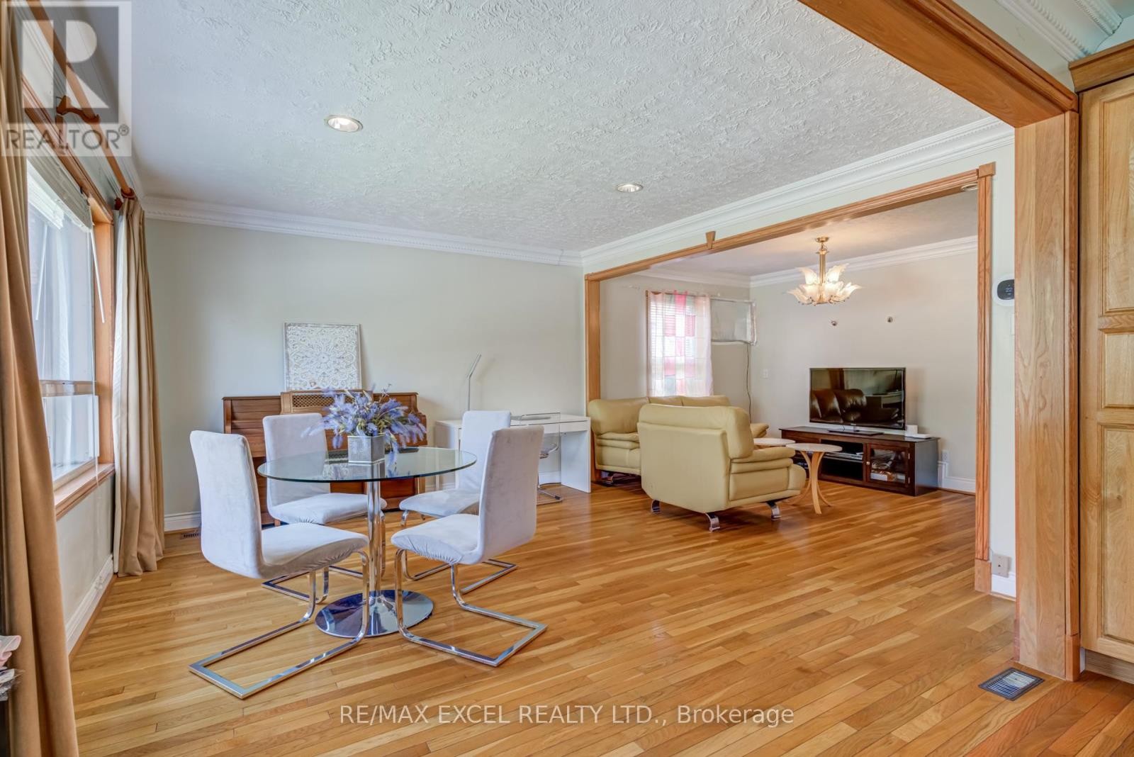 












45 STANMILLS ROAD

,
Toronto (Islington-City Centre West),




Ontario
M8Z1Y1

