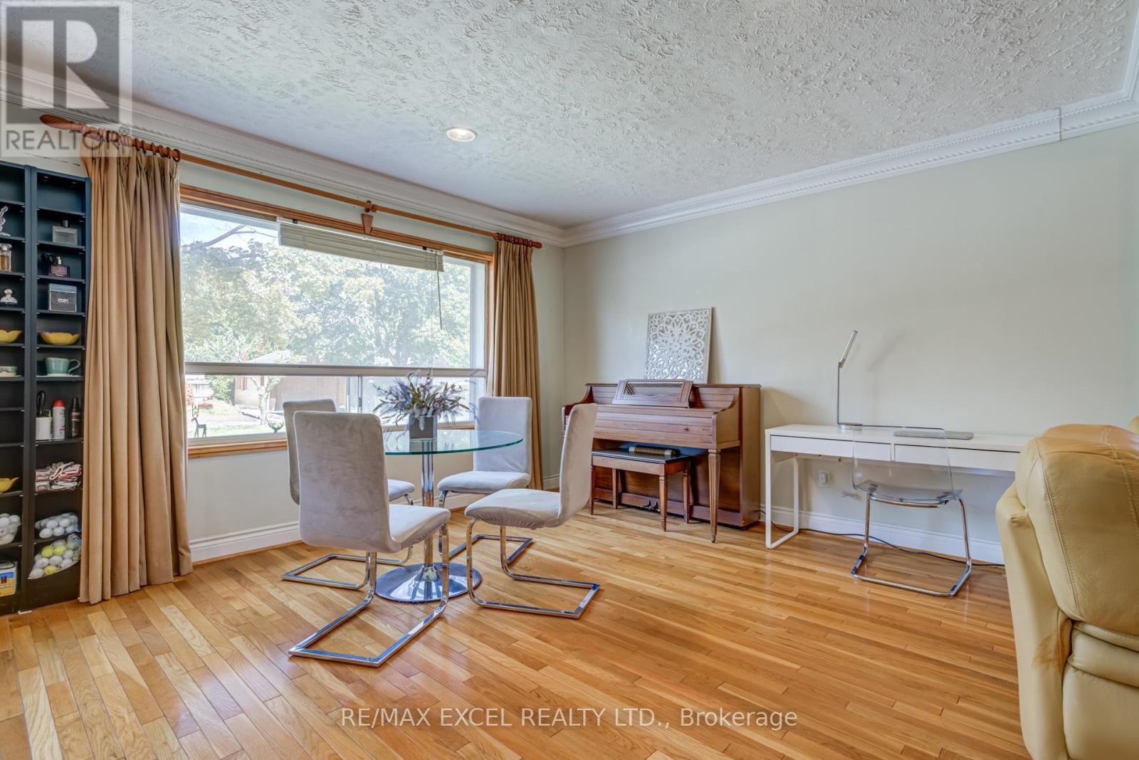 












45 STANMILLS ROAD

,
Toronto (Islington-City Centre West),




Ontario
M8Z1Y1


