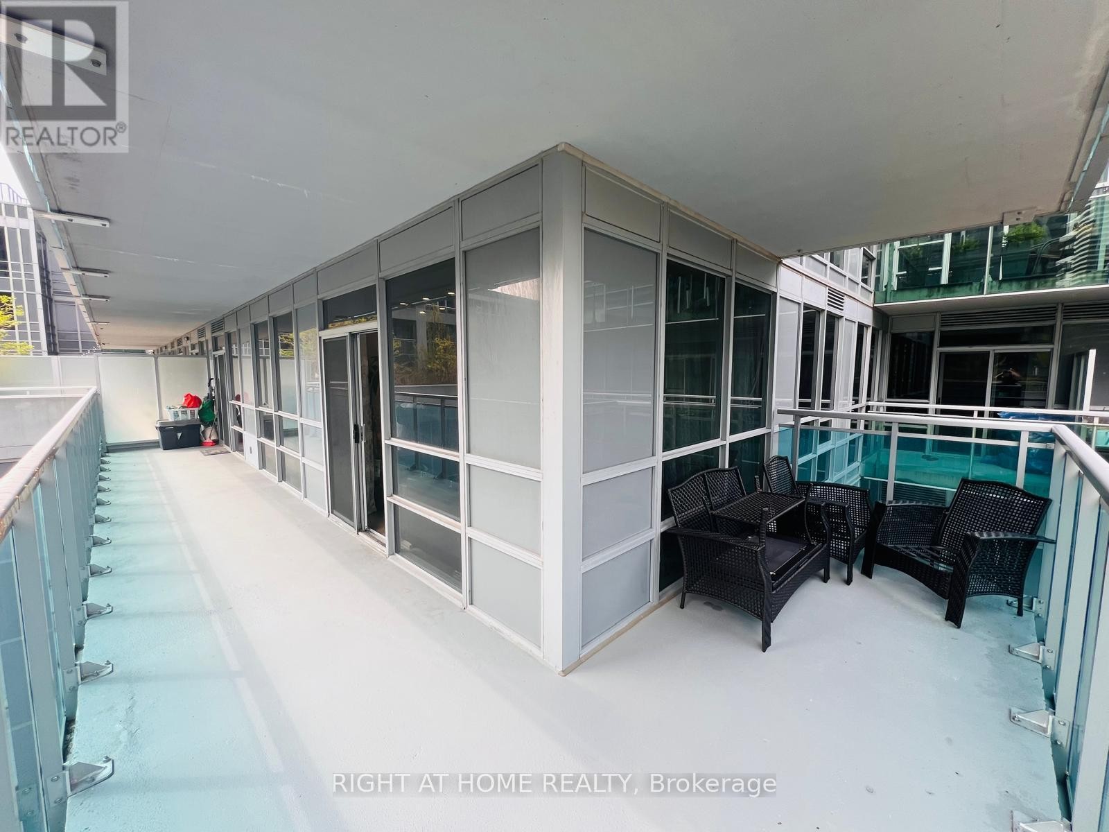 












216 - 16 BROOKERS LANE

,
Toronto (Mimico),




Ontario
M8V0A5

