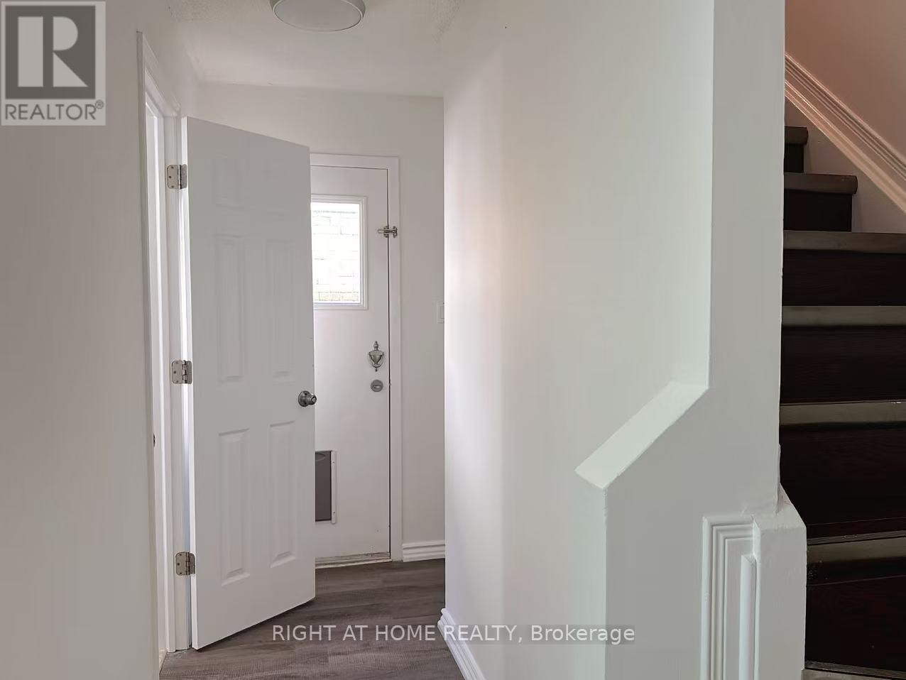 












6405 COLEBROOK CRESCENT

,
Mississauga (Meadowvale),




Ontario
L5N3E3


