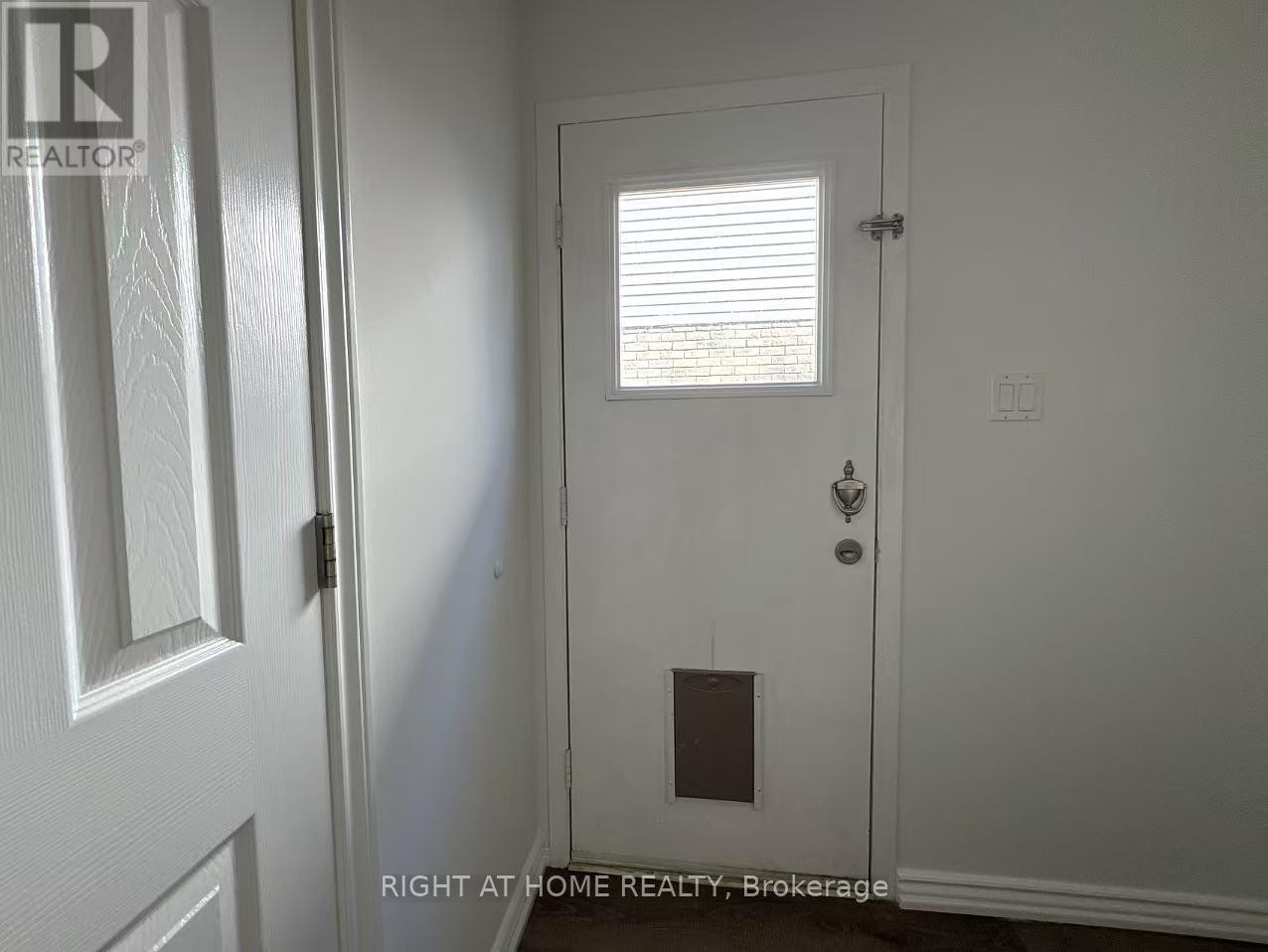 












6405 COLEBROOK CRESCENT

,
Mississauga (Meadowvale),




Ontario
L5N3E3

