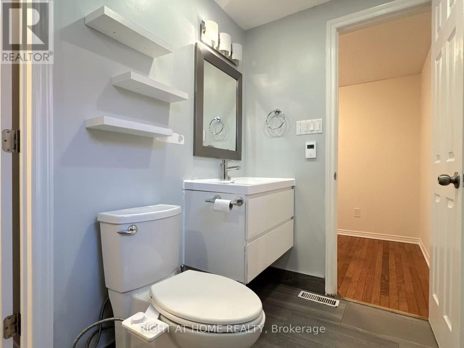 












6405 COLEBROOK CRESCENT

,
Mississauga (Meadowvale),




Ontario
L5N3E3

