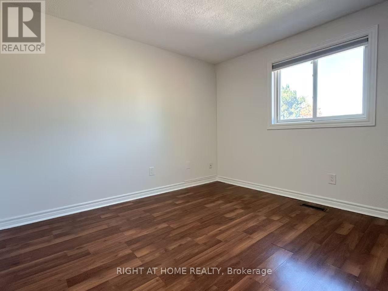 












6405 COLEBROOK CRESCENT

,
Mississauga (Meadowvale),




Ontario
L5N3E3

