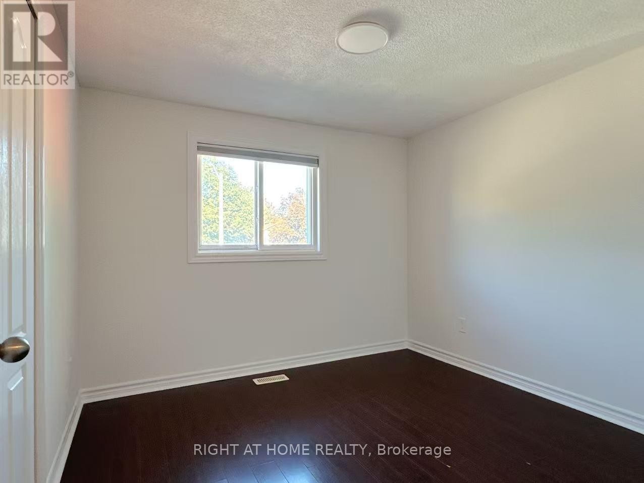 












6405 COLEBROOK CRESCENT

,
Mississauga (Meadowvale),




Ontario
L5N3E3

