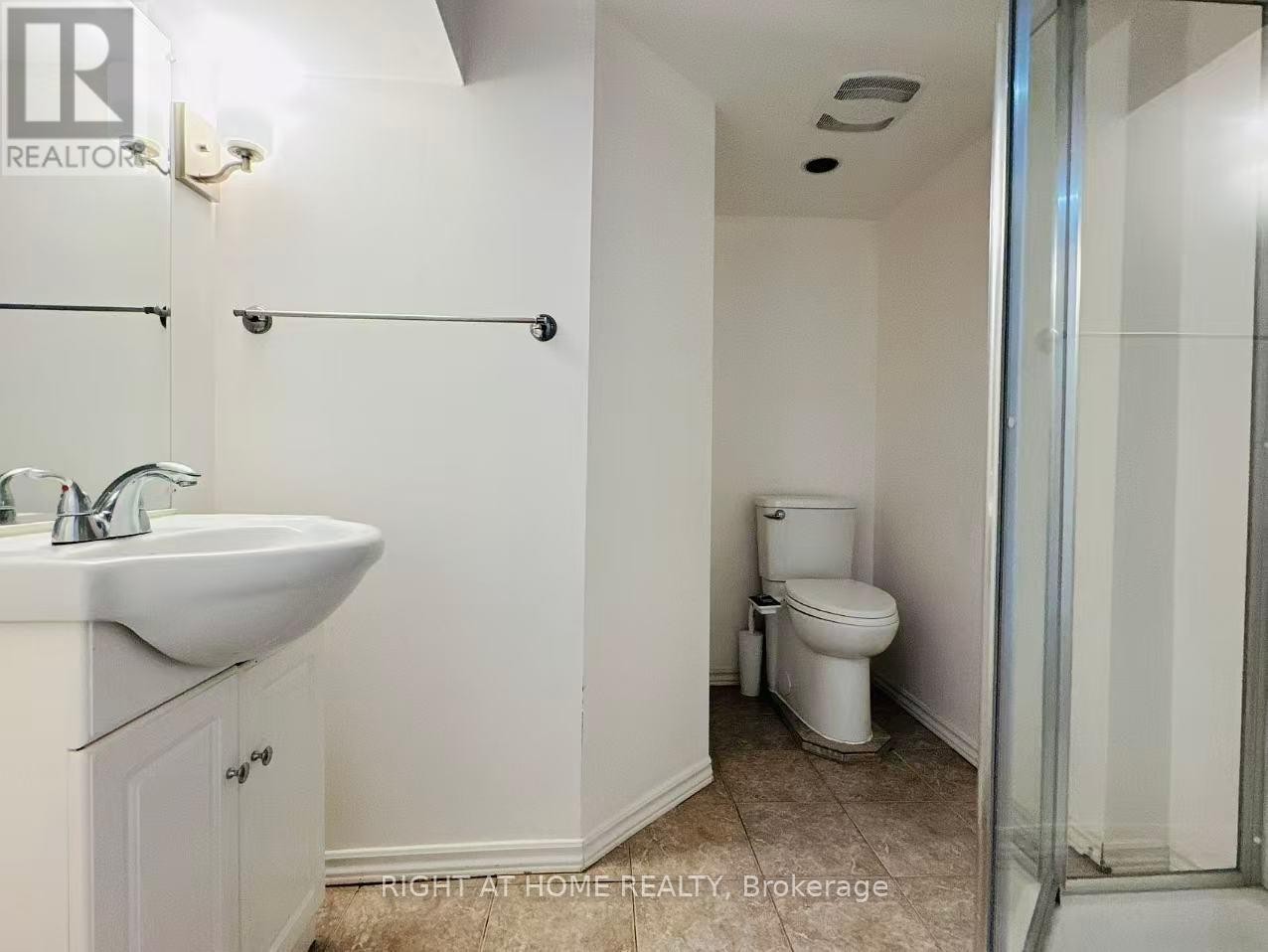 












6405 COLEBROOK CRESCENT

,
Mississauga (Meadowvale),




Ontario
L5N3E3


