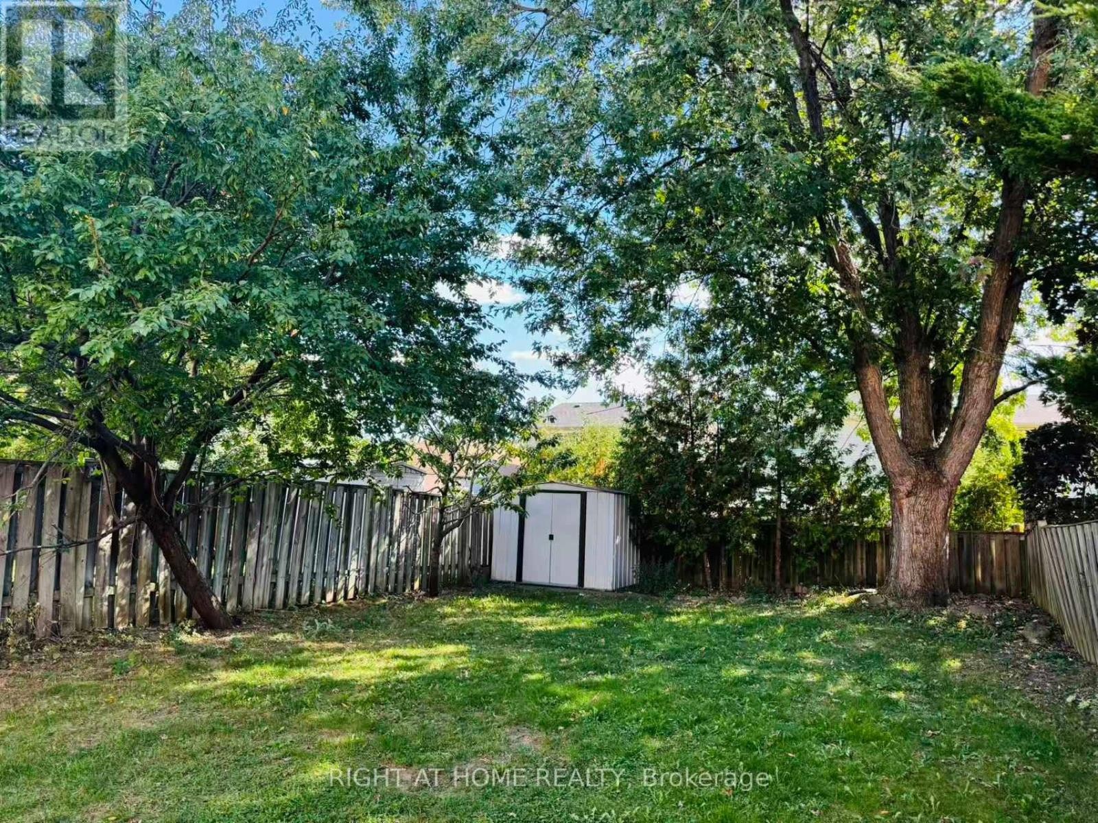 












6405 COLEBROOK CRESCENT

,
Mississauga (Meadowvale),




Ontario
L5N3E3

