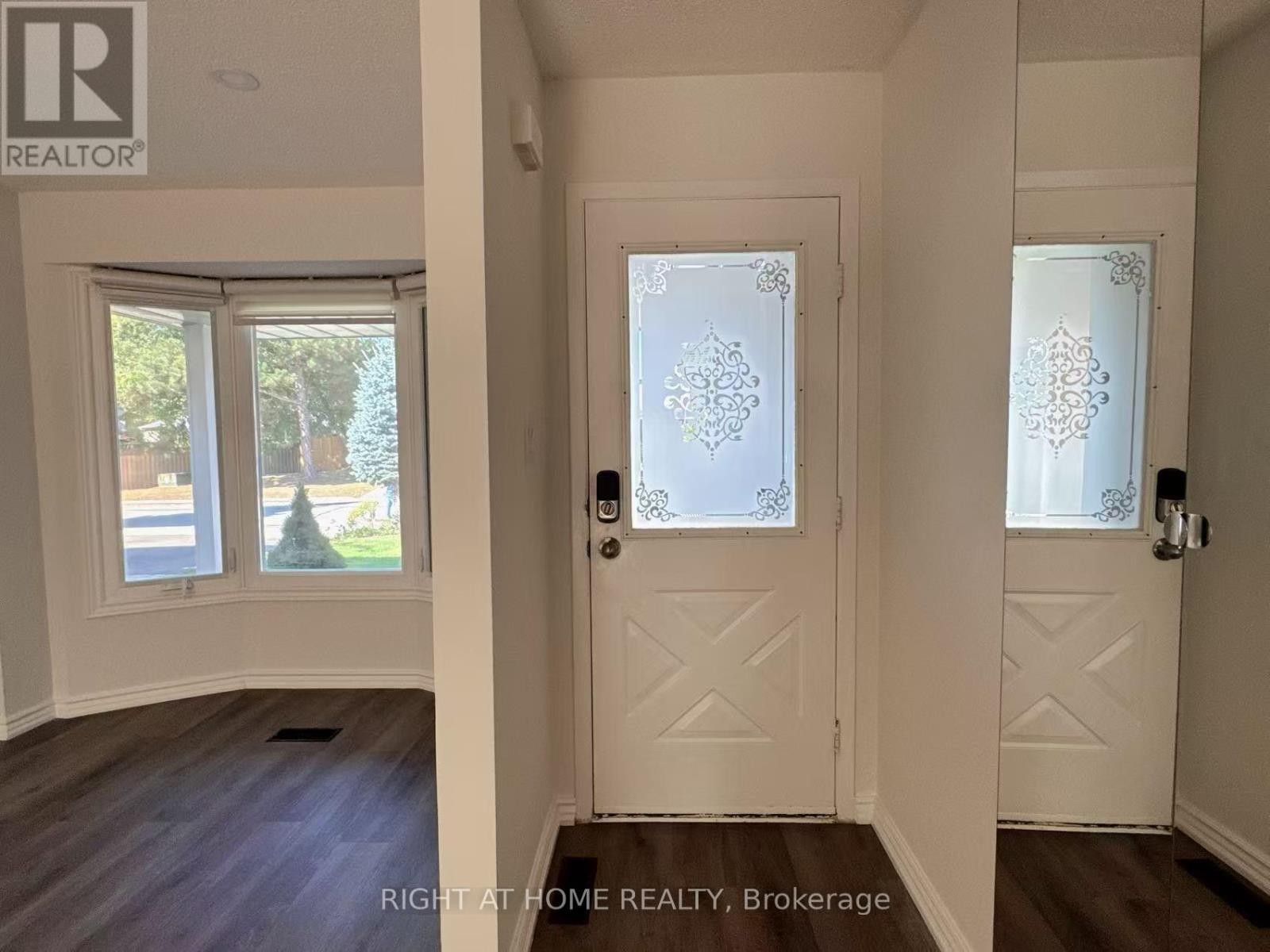 












6405 COLEBROOK CRESCENT

,
Mississauga (Meadowvale),




Ontario
L5N3E3

