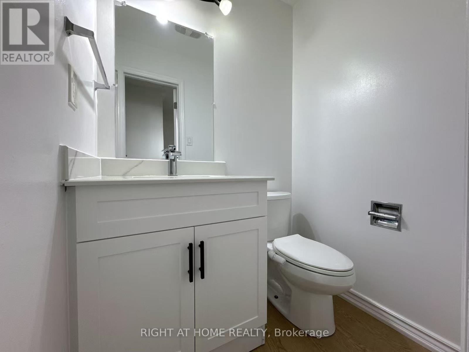 












6405 COLEBROOK CRESCENT

,
Mississauga (Meadowvale),




Ontario
L5N3E3

